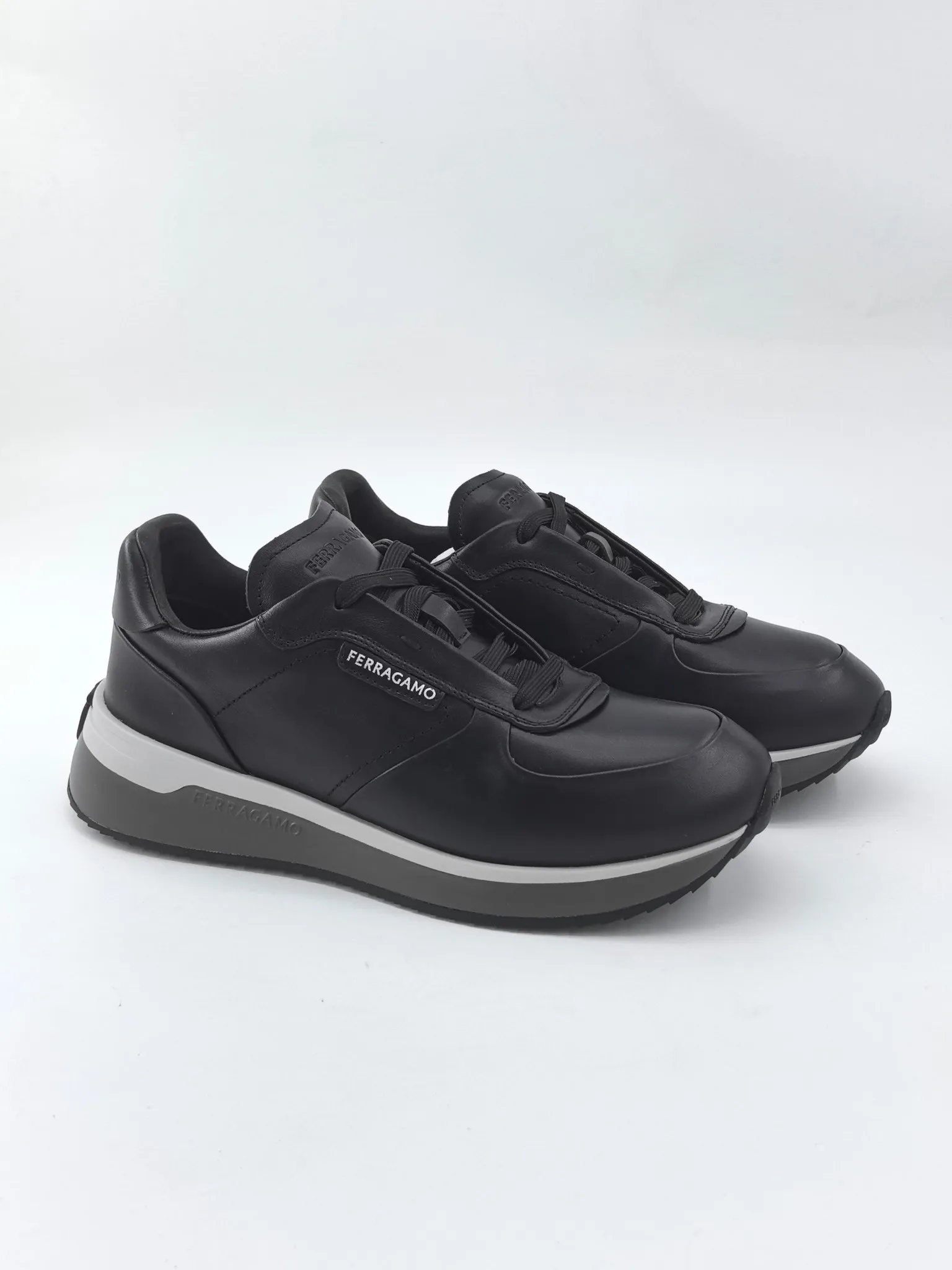 [Ferragam] Top P: 780💰 ▪️Size: 39-44 (38.45 custom-made) FERRAGAMO Ferragam 🔍Top purchasing agent 🇮🇹 Ferragam Street-charming casual shoe series, the counter sells the original configuration simultaneously, Italian imported cowhide fabric, high-quality splicing technology, imported water-dyed cow lining , soles: original foam outsole specially provided by the original factory, original factory follow-up goods, 🔍 high quality, can be entered and exited the counter at will, welcome to compare and synchronize with the counter.